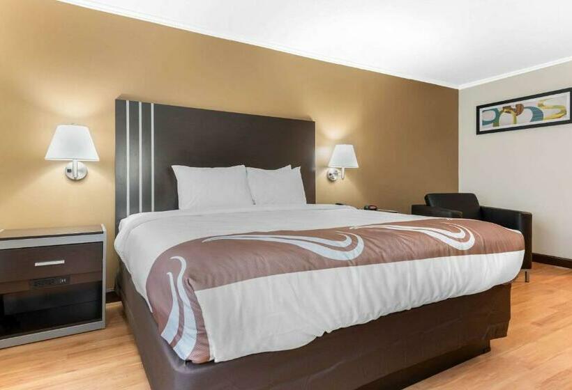 اتاق استاندارد با تخت بزرگ, Quality Inn   Fairborn