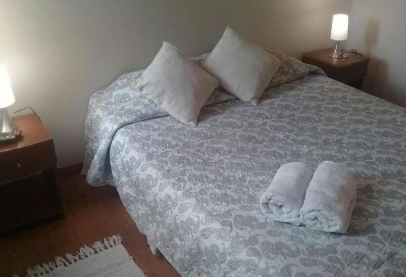 بانگلوی استاندارد, Hostal Playa Peñuelas
