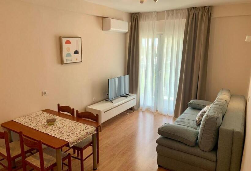 آپارتمان 1 خوابه با تراس, Bed&breakfast Nada