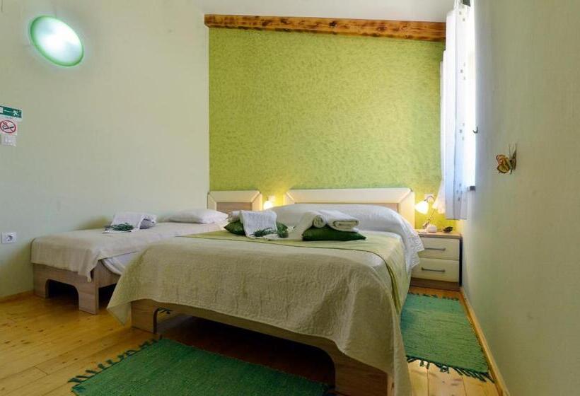اتاق استاندارد سه نفره, Bed And Breakfast Casa Rustica