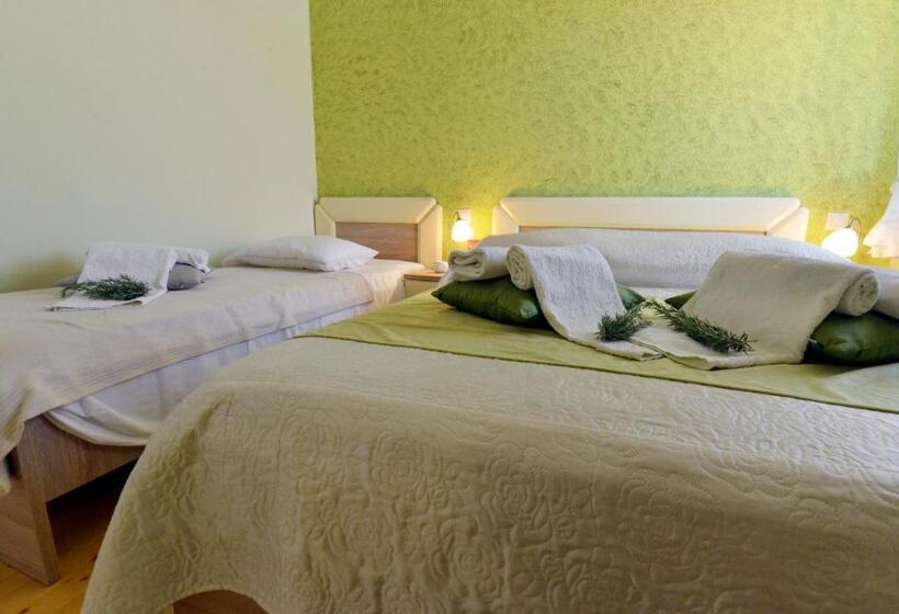 اتاق استاندارد سه نفره, Bed And Breakfast Casa Rustica