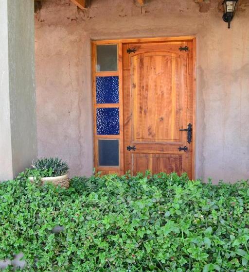 بانگلوی استاندارد, Hostal Y Cabañas Renta House San Pedro