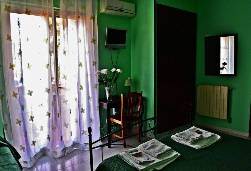 اتاق استاندارد سه نفره, Bed & Breakfast S. Elia