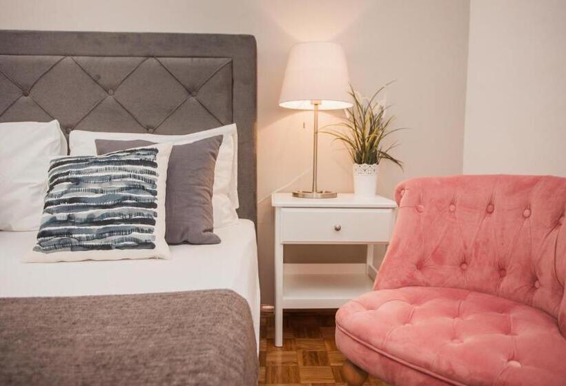 اتاق استاندارد, Hostel Splendido