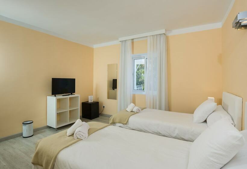 Superior Room with Terrace, Bluebelle Marbella