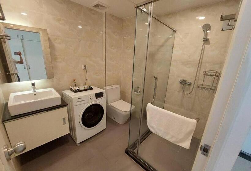 اتاق لوکس با بالکن, Ca&sa Serviced Apartment