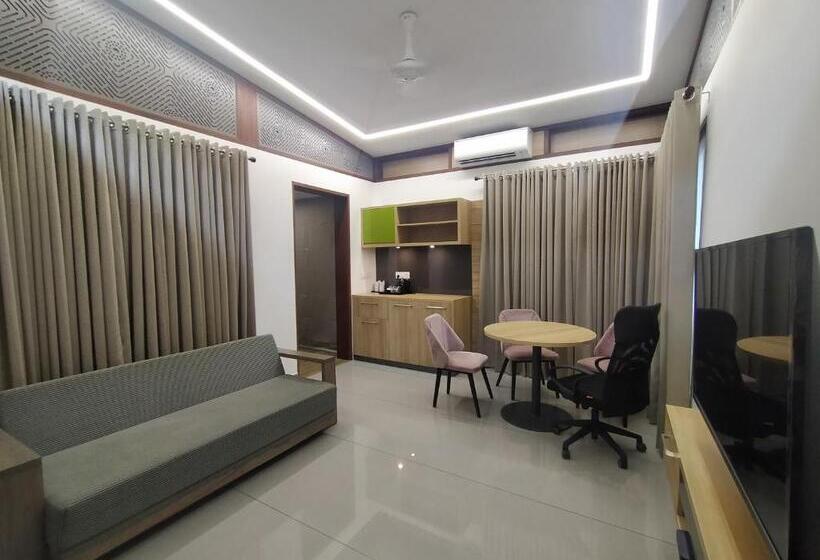 Suite with lake view, Lago Leisure Resort & Spa