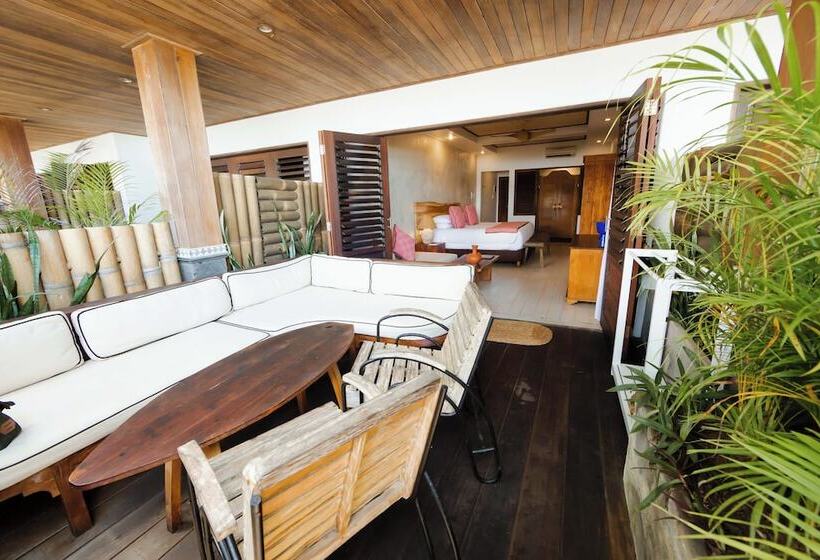 اتاق لوکس, The Point Surfcamp Bali
