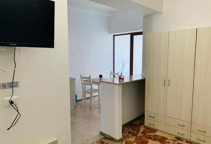 استودیوی سوپریور, Residence R&b Tyrrhenum