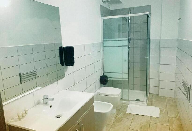 اتاق استاندارد سه نفره, Residence R&b Tyrrhenum