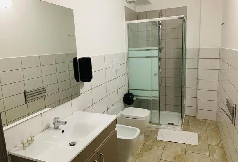 اتاق استاندارد سه نفره, Residence R&b Tyrrhenum