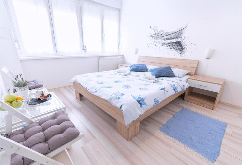 스탠다드 룸 공동 욕실, The Dots Hostel