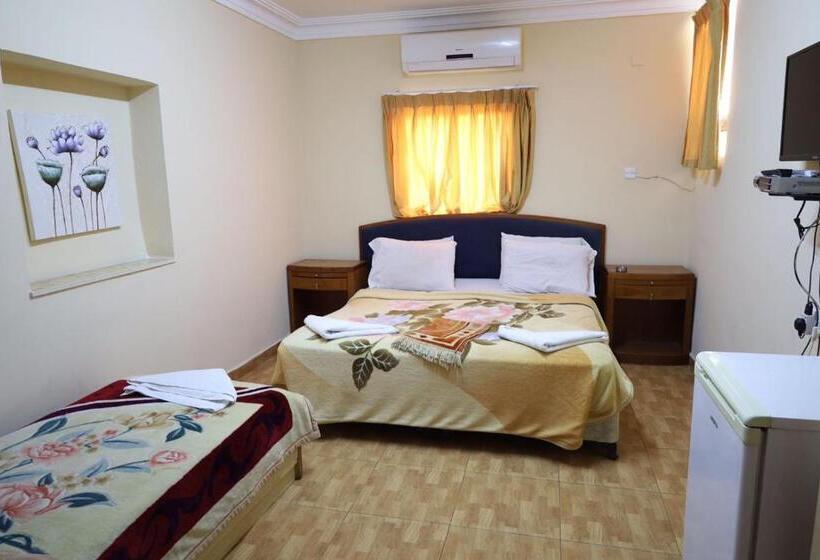 اتاق استاندارد سه نفره, Dweik Hotel 1