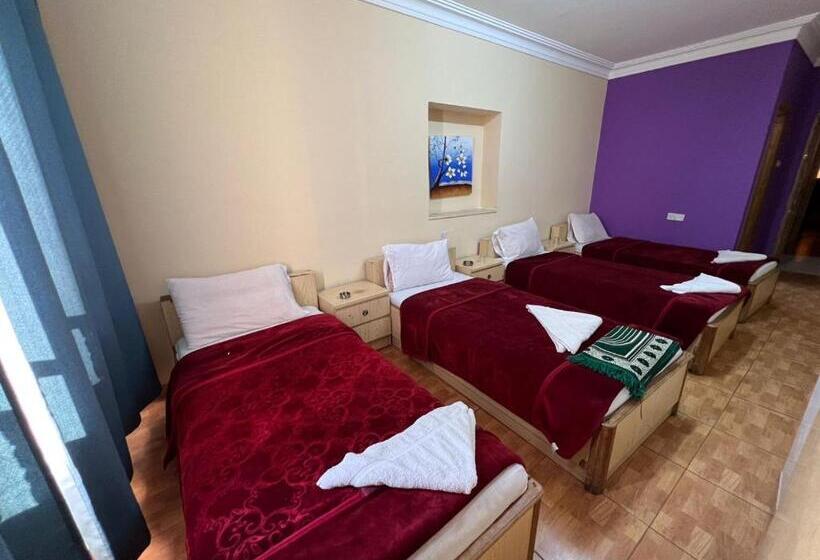 اتاق استاندارد چهار تخته, Dweik Hotel 1