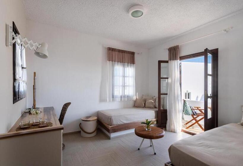 سوئیت جونیور با ماساژ آبی, Aella Residence