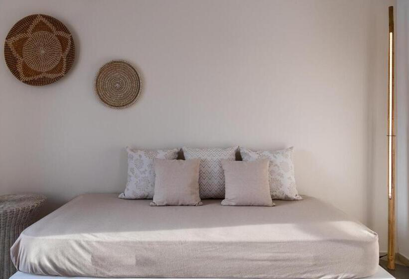 سوئیت راحتی, Aella Residence