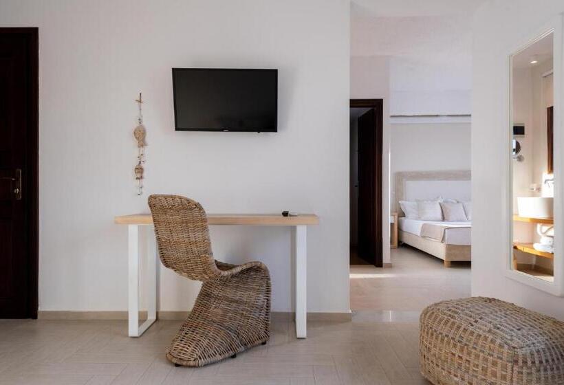 سوئیت راحتی, Aella Residence