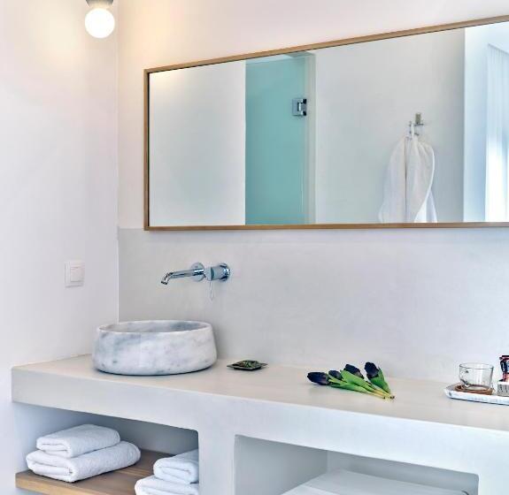 سوئیت با وان آب گرم, Aella Residence