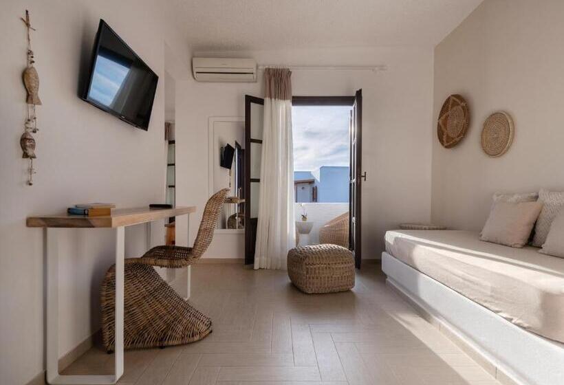 سوئیت راحتی, Aella Residence