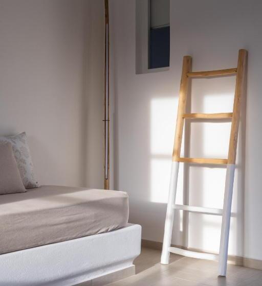 سوئیت راحتی, Aella Residence
