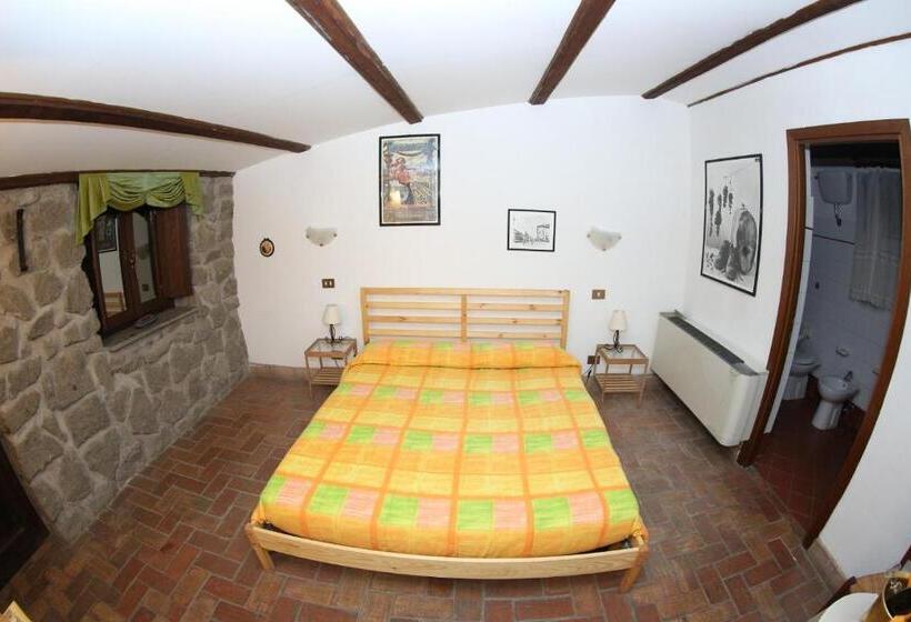 اتاق اکونومی, Agriturismo Monte Due Torri