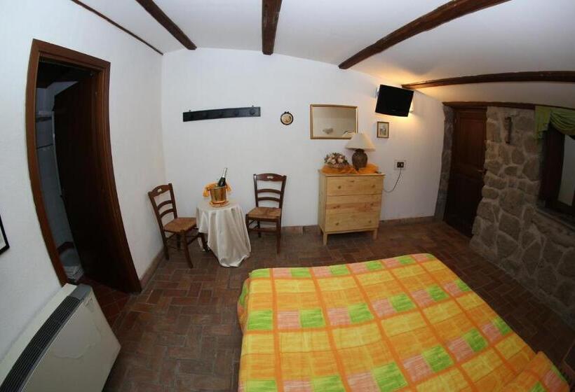 اتاق اکونومی, Agriturismo Monte Due Torri
