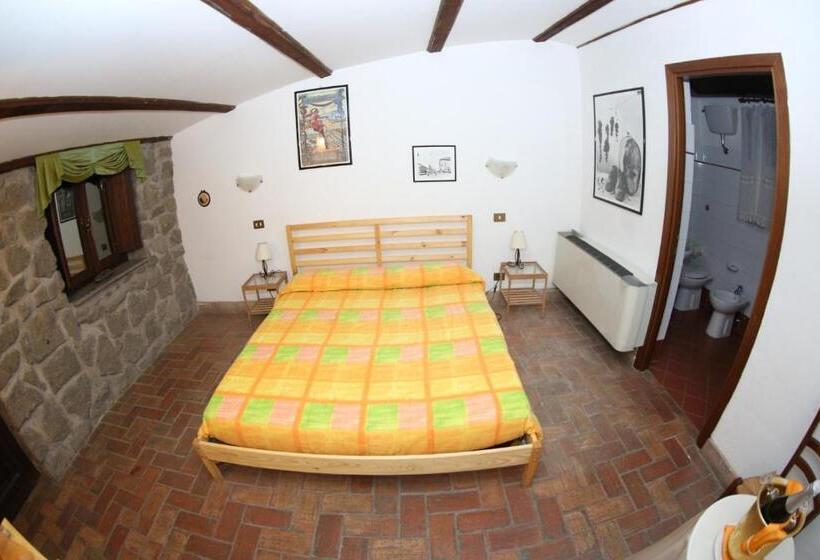 اتاق اکونومی, Agriturismo Monte Due Torri
