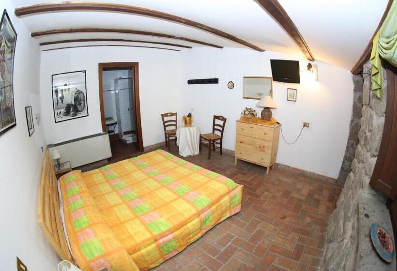 اتاق اکونومی, Agriturismo Monte Due Torri