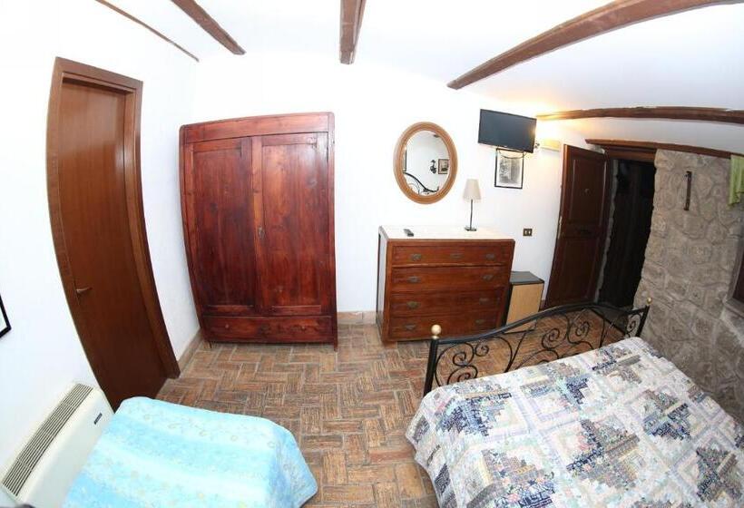 Economy Triple Room, Agriturismo Monte Due Torri