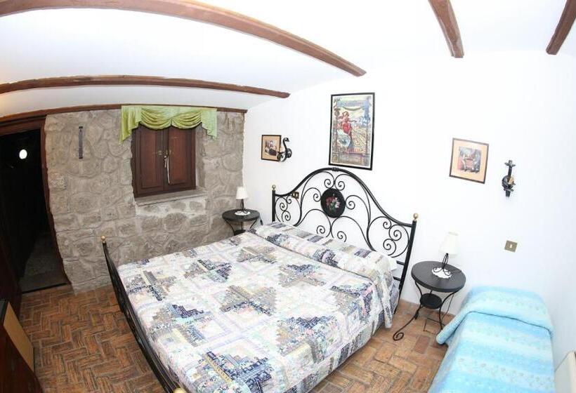 Economy Triple Room, Agriturismo Monte Due Torri
