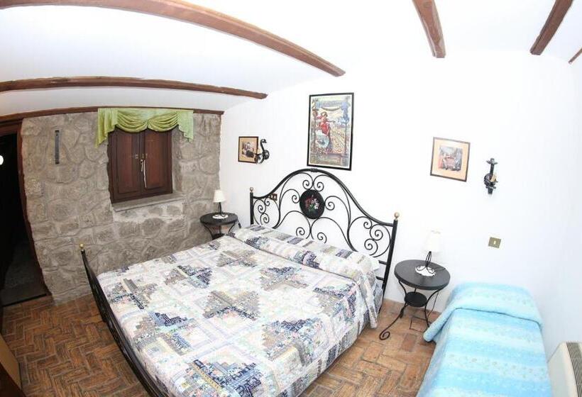 Economy Triple Room, Agriturismo Monte Due Torri