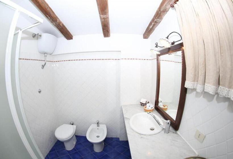 Economy Quadruple Room, Agriturismo Monte Due Torri