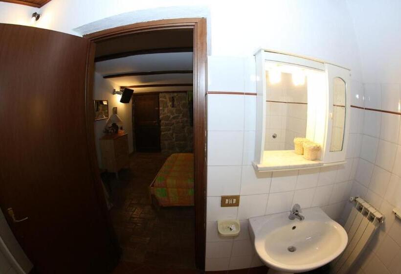 Economy Quadruple Room, Agriturismo Monte Due Torri