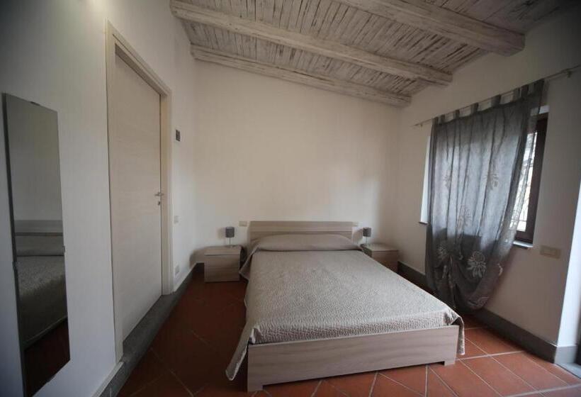اتاق لوکس سه تخته, Agriturismo Monte Due Torri