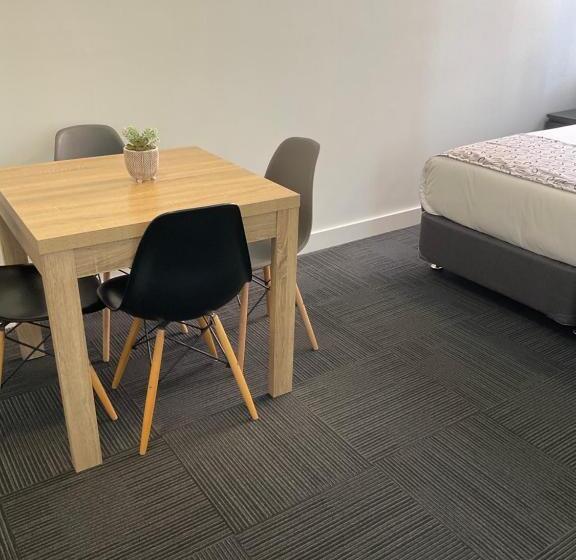 استودیوی استاندارد, Argyle Accommodation