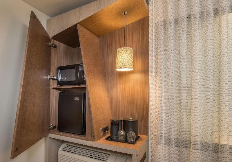 اتاق استاندارد با تخت بزرگ, Courtyard By Marriott Houston Intercontinental Airport