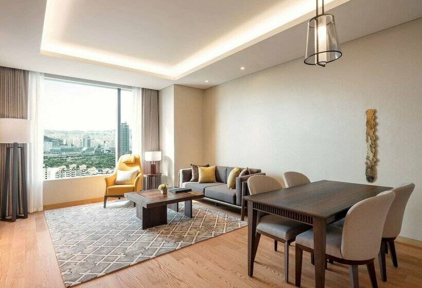 디럭스 스위트, Grand Mercure Ambassador Hotel And Residences Seoul Yongsan