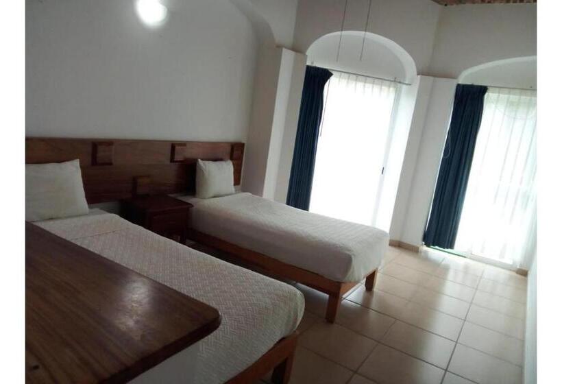 اتاق استاندارد با 2 تخت دوبل, Capital O La Joya Del Lago