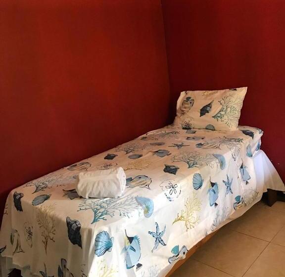 اتاق استاندارد سه تخته با بالکن, Posada Nativa Trinsan Centro
