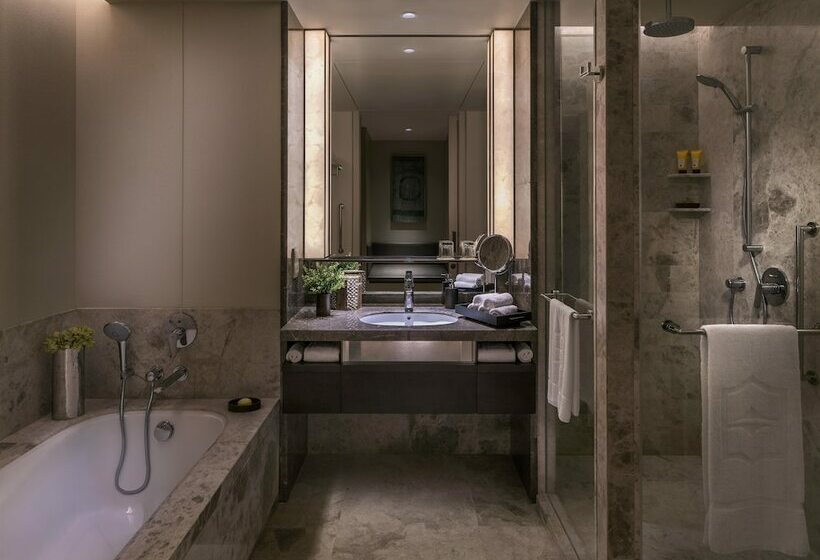 اتاق لوکس با چشم‌انداز دریاچه, Shangrila Colombo