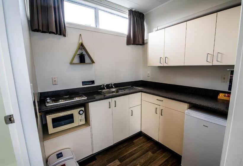 آپارتمان 2 خوابه, Aura Accommodation