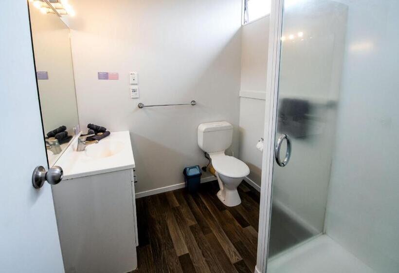 آپارتمان 2 خوابه, Aura Accommodation