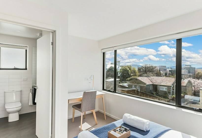 آپارتمان 2 خوابه, 110 Hampden Apartments