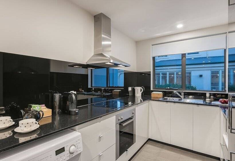 آپارتمان 2 خوابه, 110 Hampden Apartments