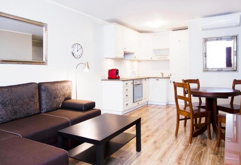 آپارتمان سوپریور 1 خوابه, Hosapartments City Center