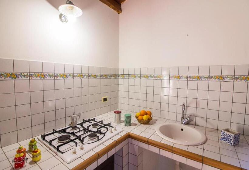 سوییت خانوادگی, Agriturismo Tarantola