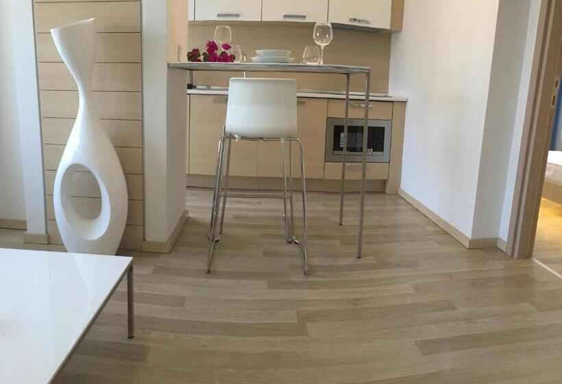 آپارتمان 1 خوابه با چشم‌انداز استخر, Boutique Suite Mim A