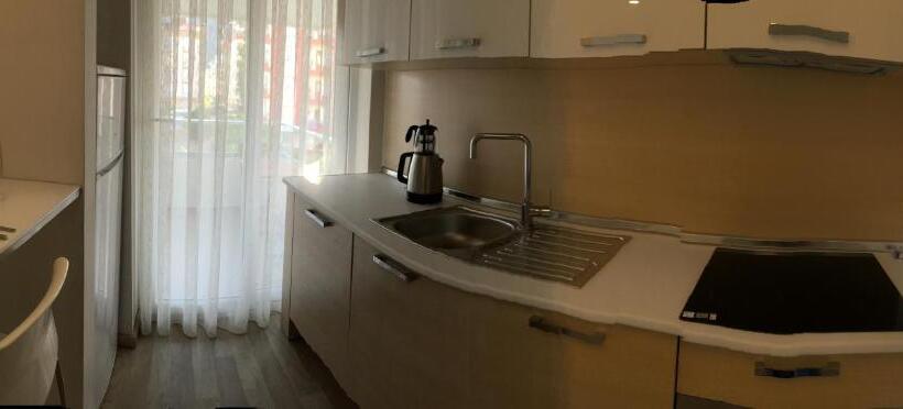 آپارتمان 1 خوابه با چشم‌انداز استخر, Boutique Suite Mim A