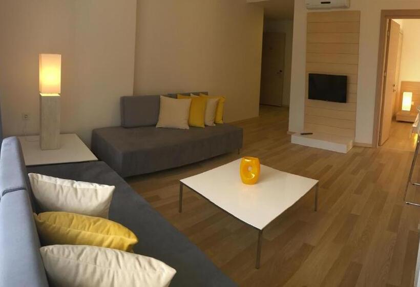 آپارتمان 1 خوابه با چشم‌انداز استخر, Boutique Suite Mim A