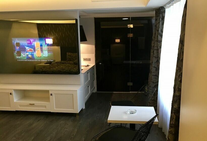 استودیوی لوکس, Riva Hotel Alsancak